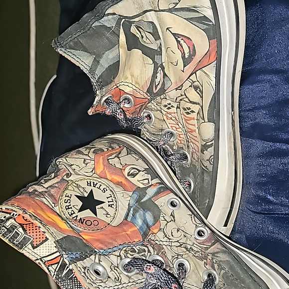 Harley Quinn Converse sneakers - Picture 1 of 8